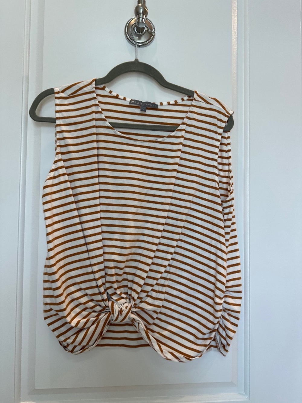 Elliot Lauren L tee